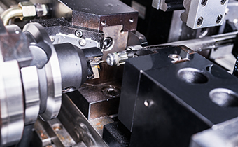 铣端面钻中心孔机床+桁架式机器人