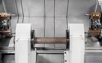 斜式双头数控车床+桁架式机器人