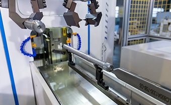 立式搓齿机+桁架式机器人