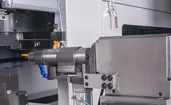 卧式搓齿机+桁架式机器人