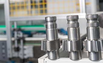 卧式搓齿机+桁架式机器人